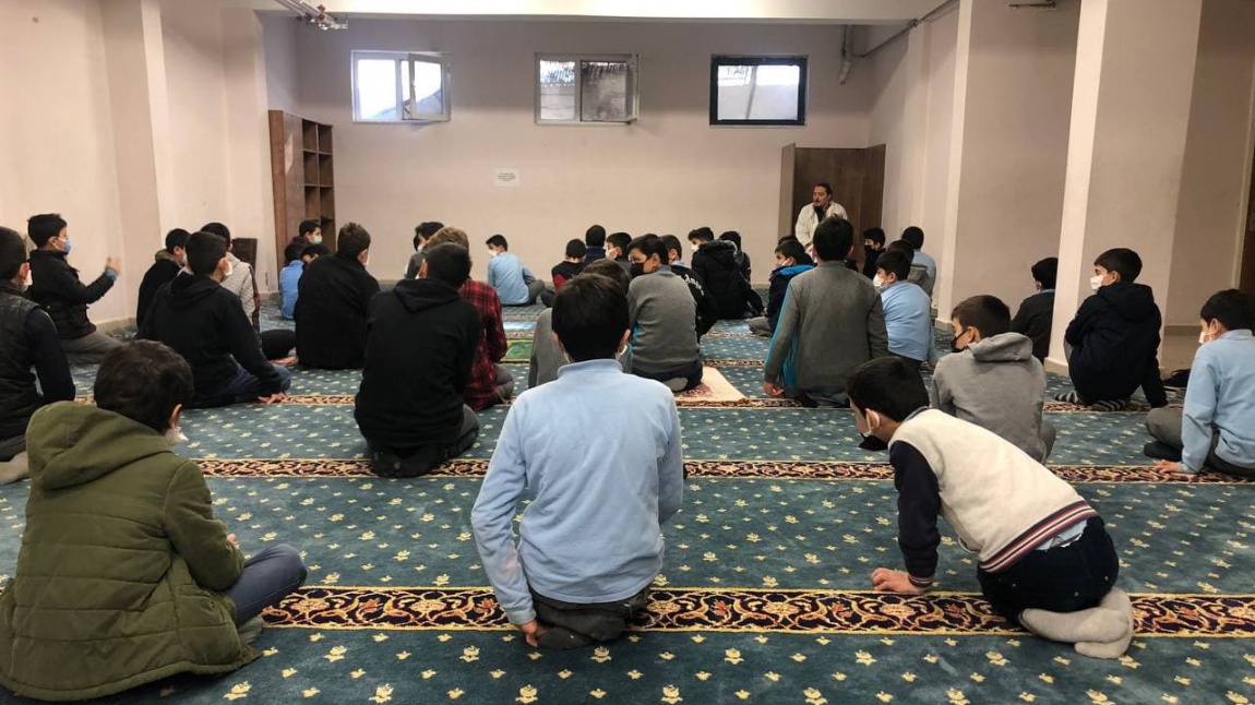 Öğrencilere Kur'an-ı Kerim'in Ana Konuları Hakkında Vaaz Verildi
