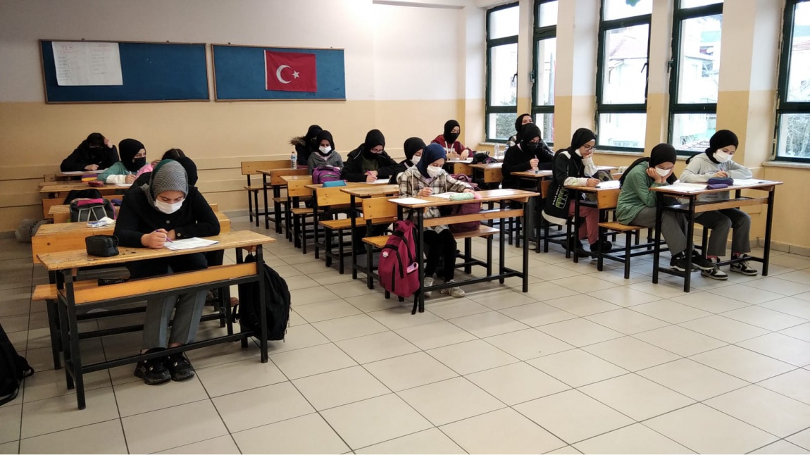 LGS SINAVINA HAZIRLANAN ÖĞRENCİLERİMİZ İÇİN DENEME SINAVLARI DÜZENLENMEKTEDİR